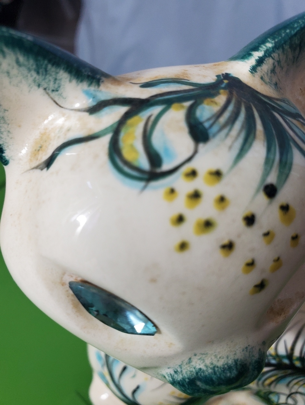 Ceramic Cat Figurines - Cream and Green Decorative Set - Picture 4 of 9